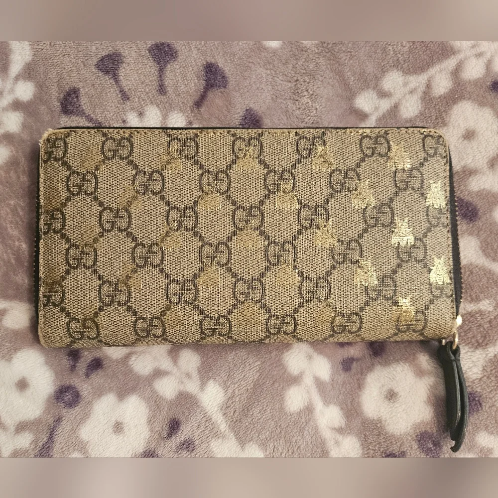 Gucci GG Supreme Bees Zip Around Wallet - Picture 3 of 11